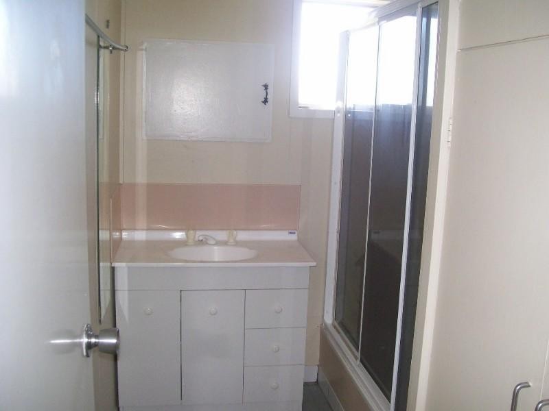 27 Young Street, Moura QLD 4718