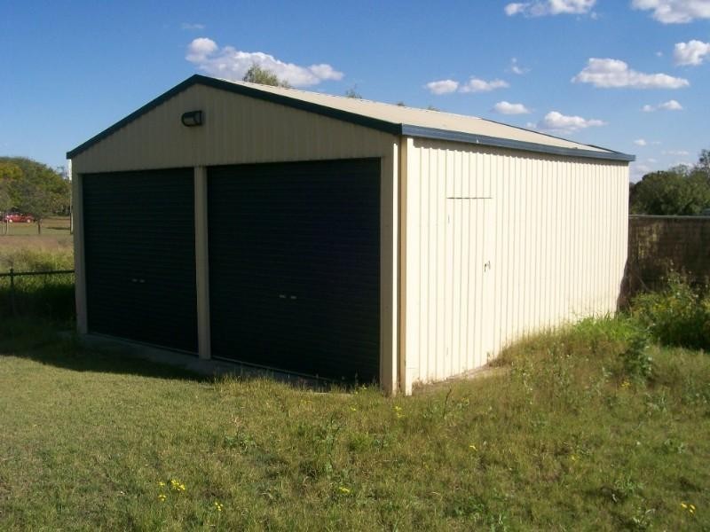 27 Young Street, Moura QLD 4718