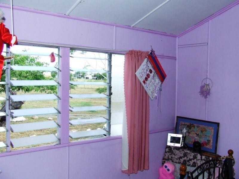 94 North Street, Banana QLD 4702