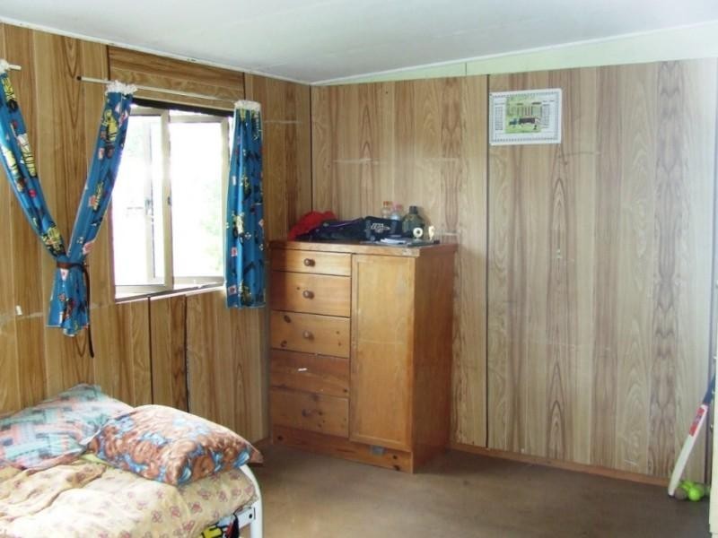 94 North Street, Banana QLD 4702