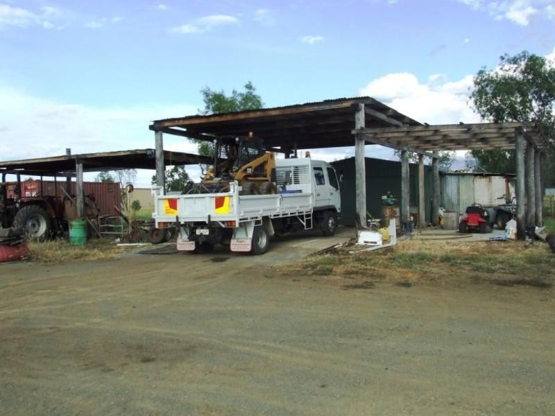 94 North Street, Banana QLD 4702