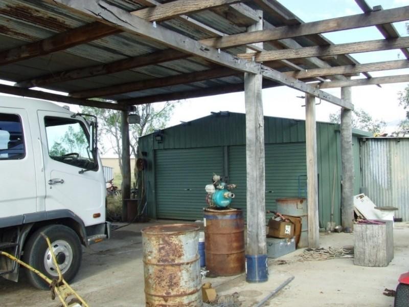 94 North Street, Banana QLD 4702