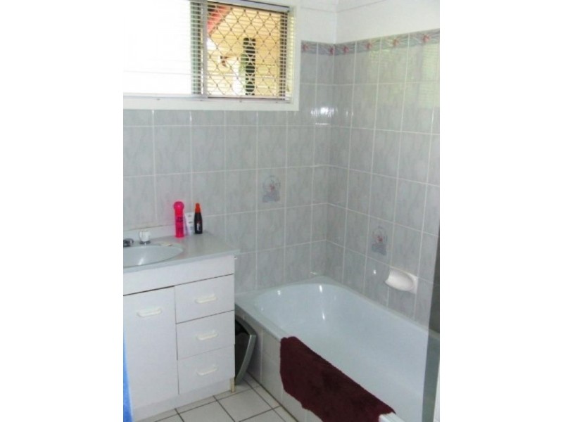 1 Lederhose Street, Moura QLD 4718