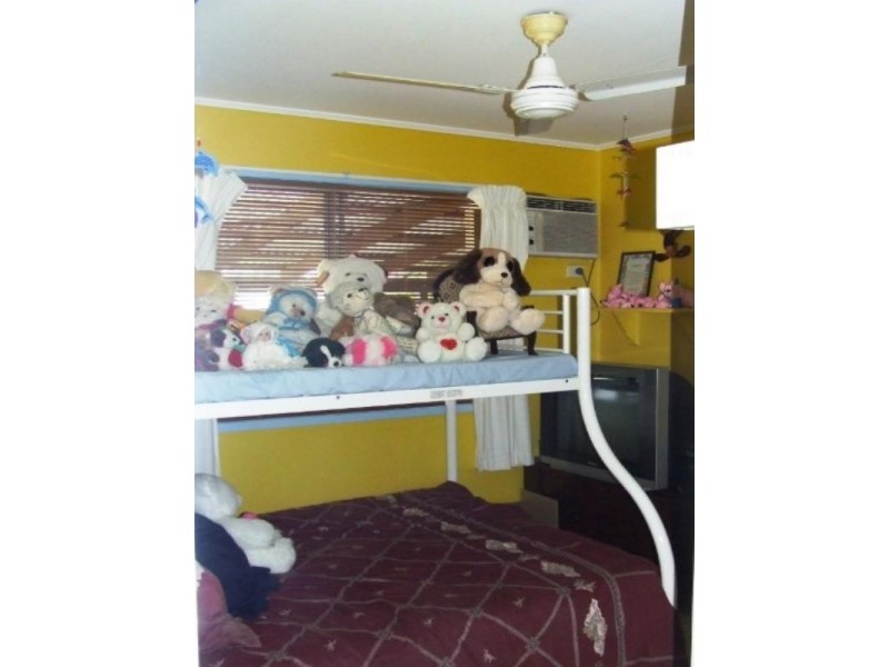 1 Lederhose Street, Moura QLD 4718