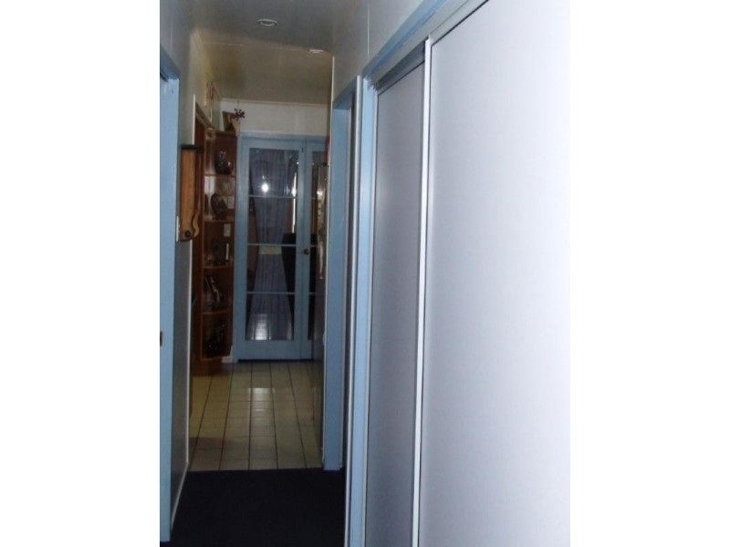 1 Lederhose Street, Moura QLD 4718