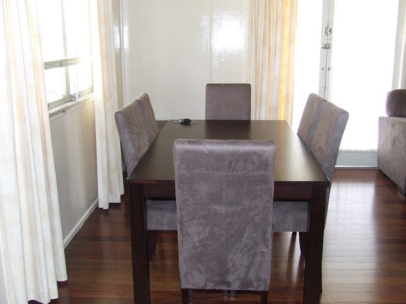 4 Hewitt Street, Moura QLD 4718