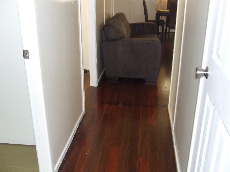 4 Hewitt Street, Moura QLD 4718