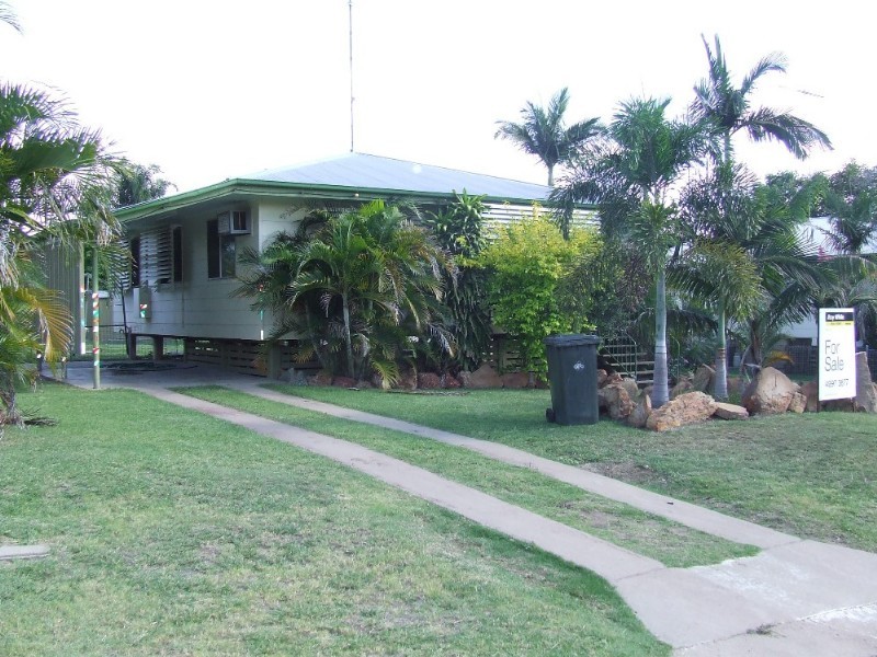 10 Stephenson Street, Moura QLD 4718