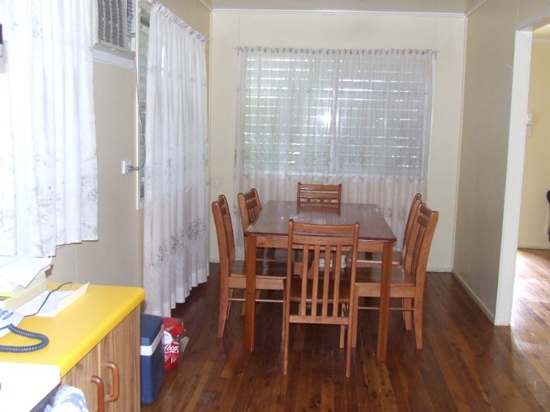 10 Stephenson Street, Moura QLD 4718