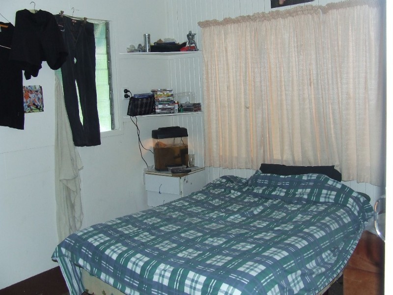 31 Nott Street, Moura QLD 4718