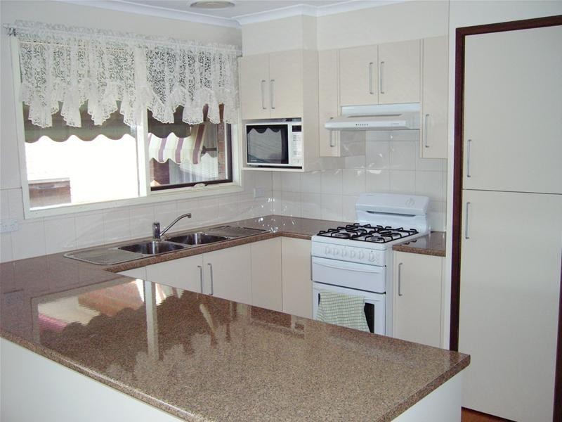 16 Poorinda Rise, Narre Warren VIC 3805