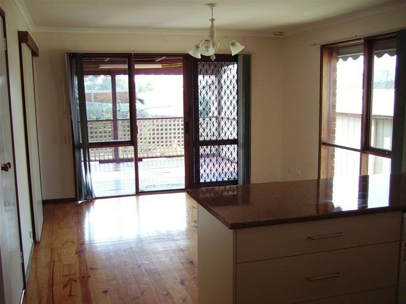 16 Poorinda Rise, Narre Warren VIC 3805