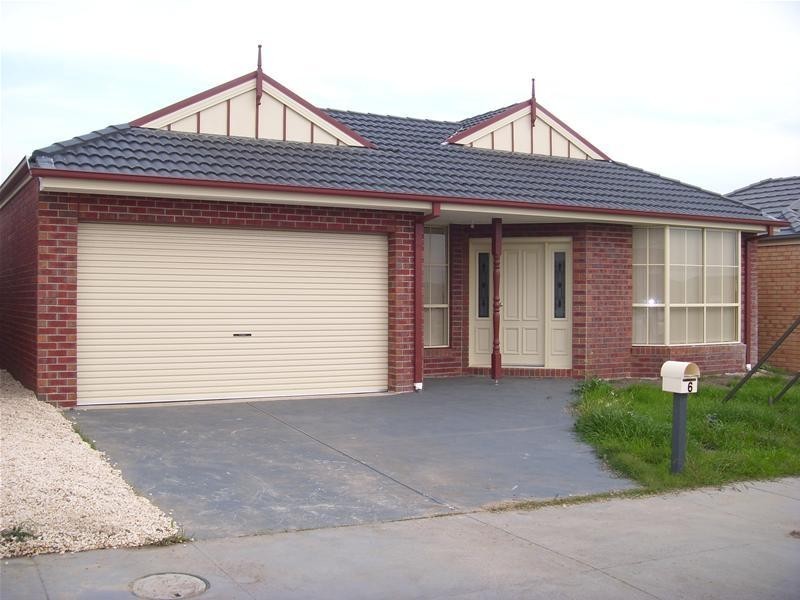 6 Joseph Banks Drive, Pakenham VIC 3810