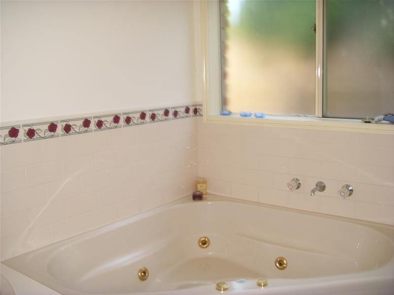 1 Milton Place, Narre Warren South VIC 3805