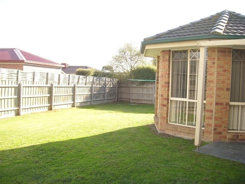 1 Milton Place, Narre Warren South VIC 3805