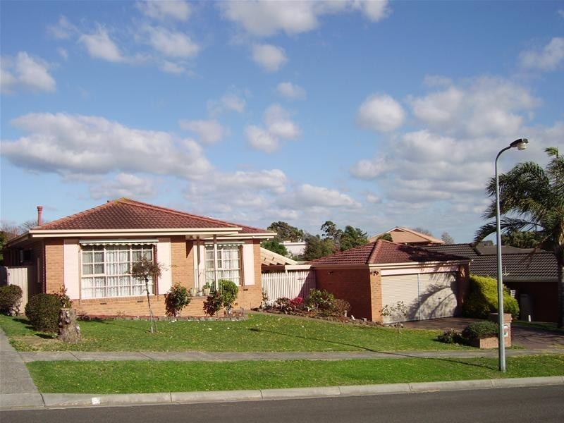 1 Lodge Crescent, Berwick VIC 3806