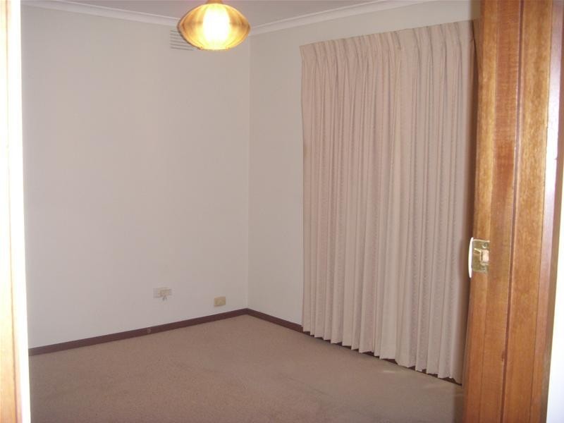 8/37 Clyde Road, Berwick VIC 3806