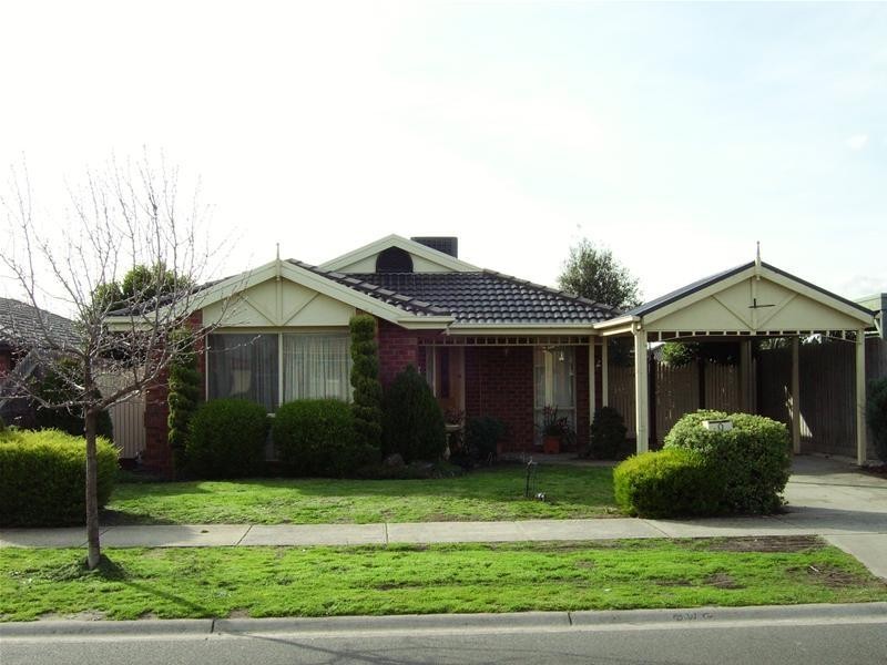 9 Langbourne Drive, Narre Warren South VIC 3805
