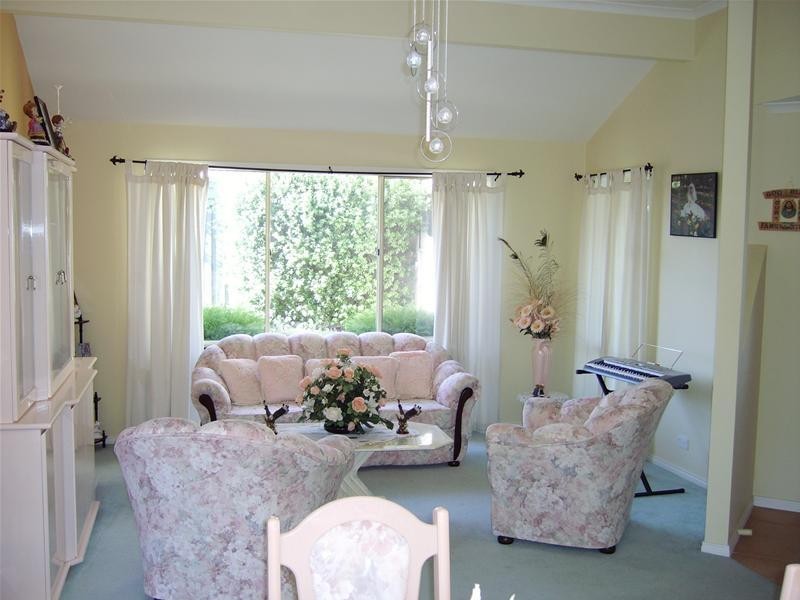 9 Langbourne Drive, Narre Warren South VIC 3805