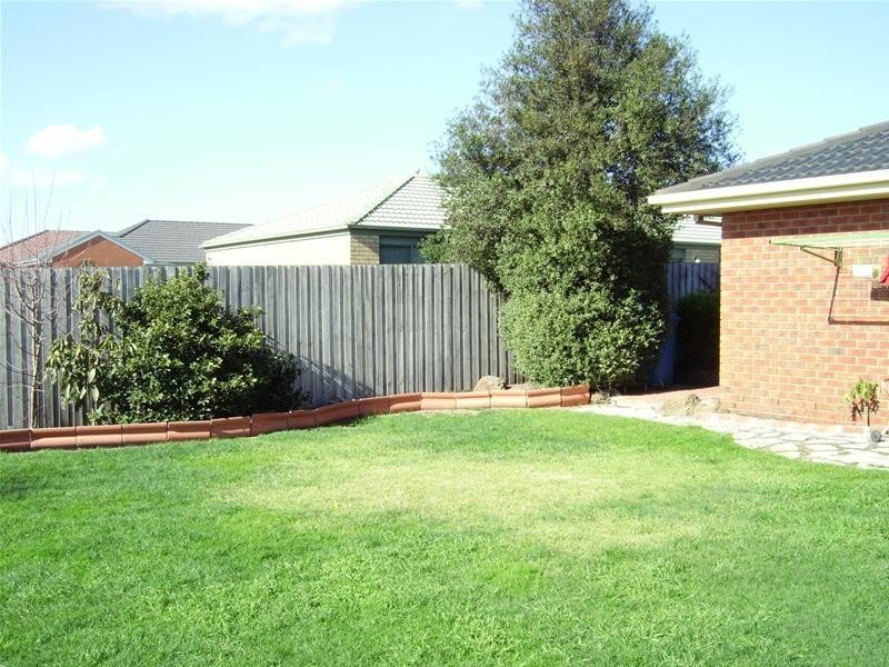 9 Langbourne Drive, Narre Warren South VIC 3805