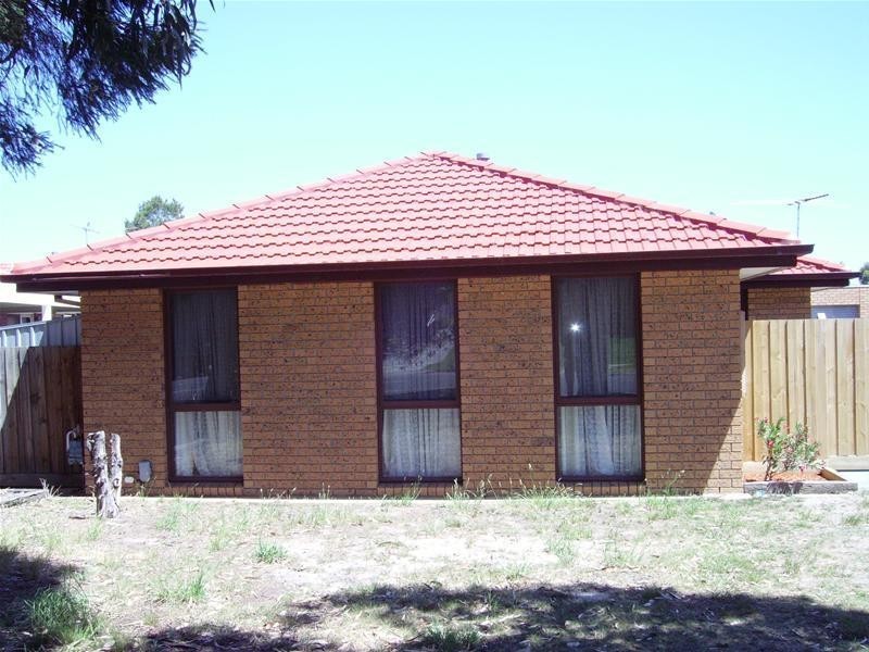 1/15 Saxonwood Drive, Narre Warren VIC 3805