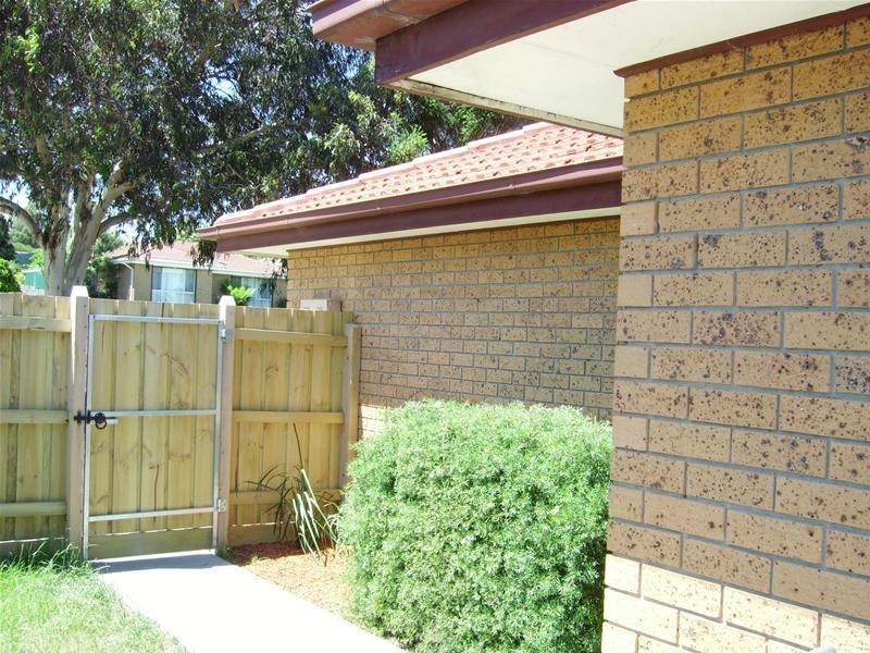 1/15 Saxonwood Drive, Narre Warren VIC 3805