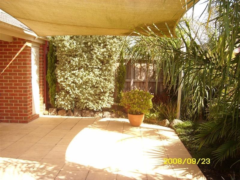 10 Ashcroft Close, Hallam VIC 3803