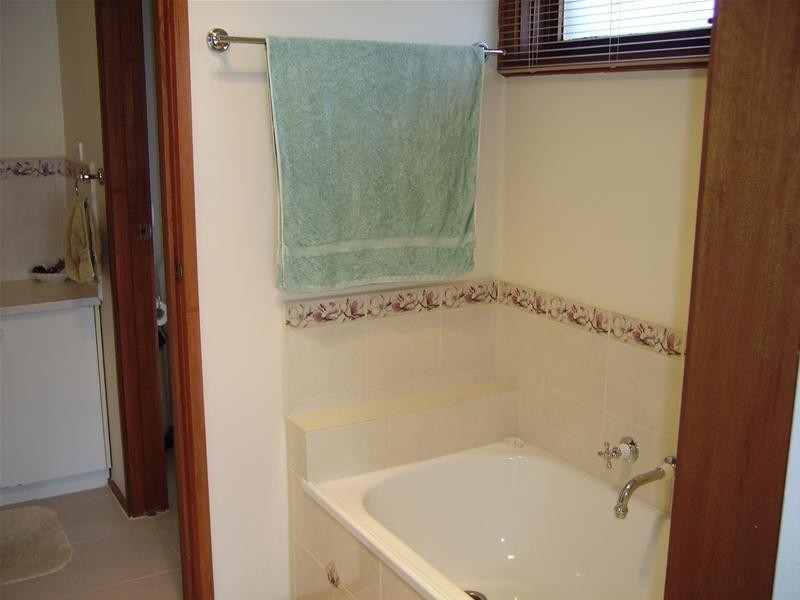 70 Prospect Hill Road, Narre Warren VIC 3805