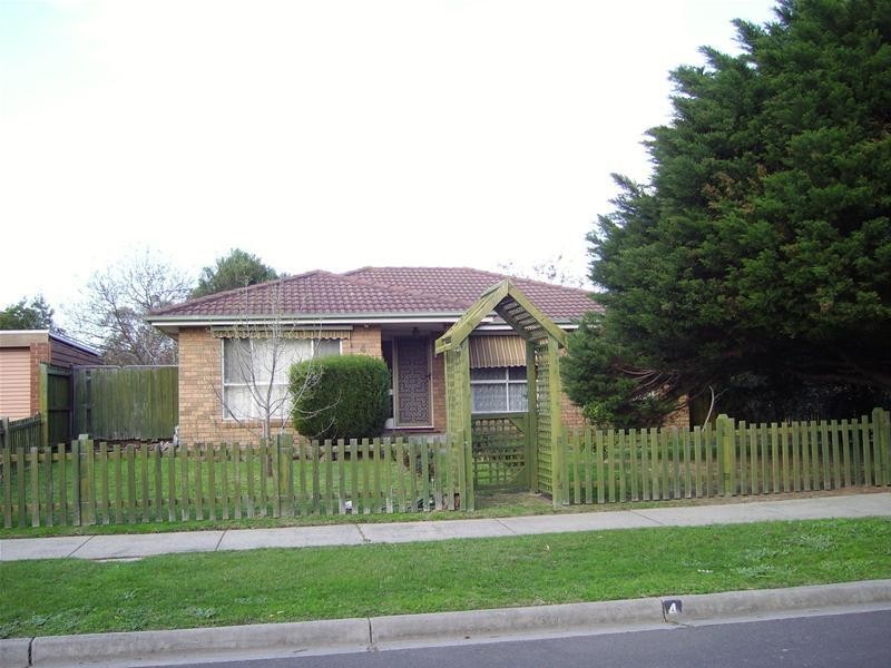 4 Manning Close, Hampton Park VIC 3976