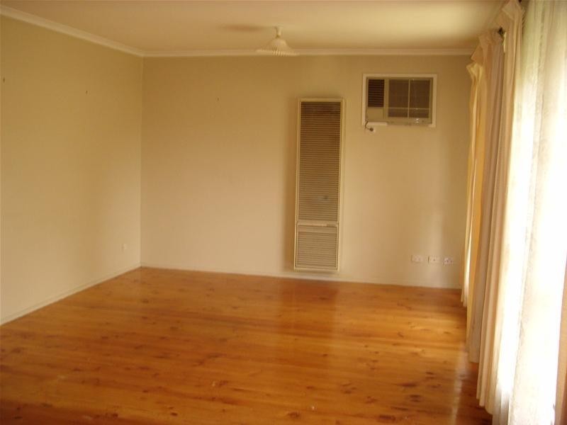 4 Manning Close, Hampton Park VIC 3976