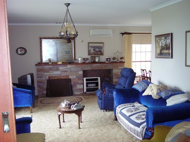 35 Bourkes Creek Road, Pakenham Upper VIC 3810