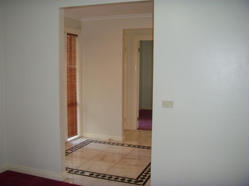 6 Henshaw Court, Narre Warren South VIC 3805