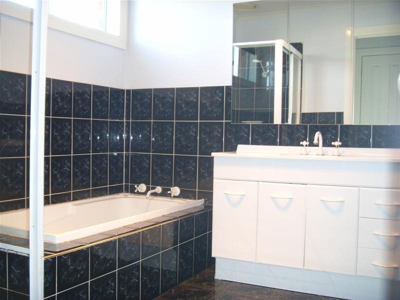 6 Henshaw Court, Narre Warren South VIC 3805