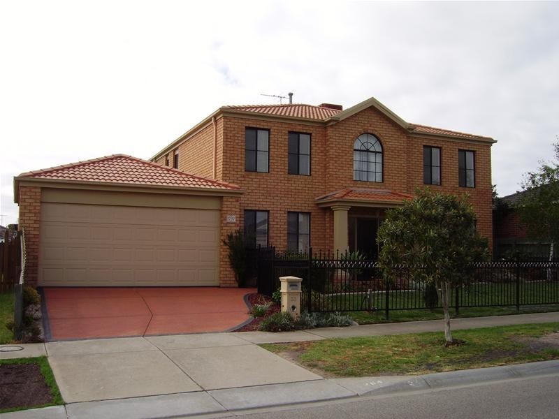 33 Beethoven Drive, Narre Warren South VIC 3805