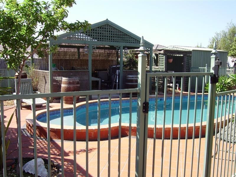 33 Beethoven Drive, Narre Warren South VIC 3805