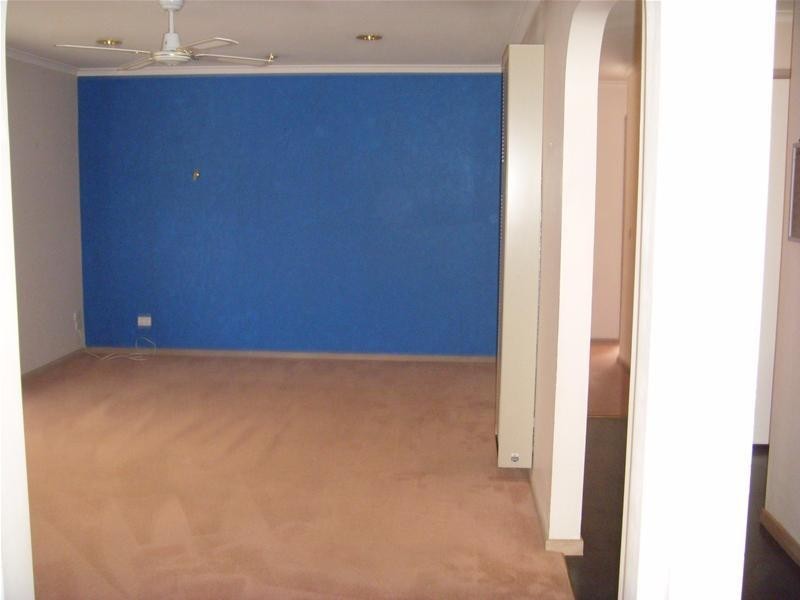 8 Rozzy Parade, Narre Warren VIC 3805