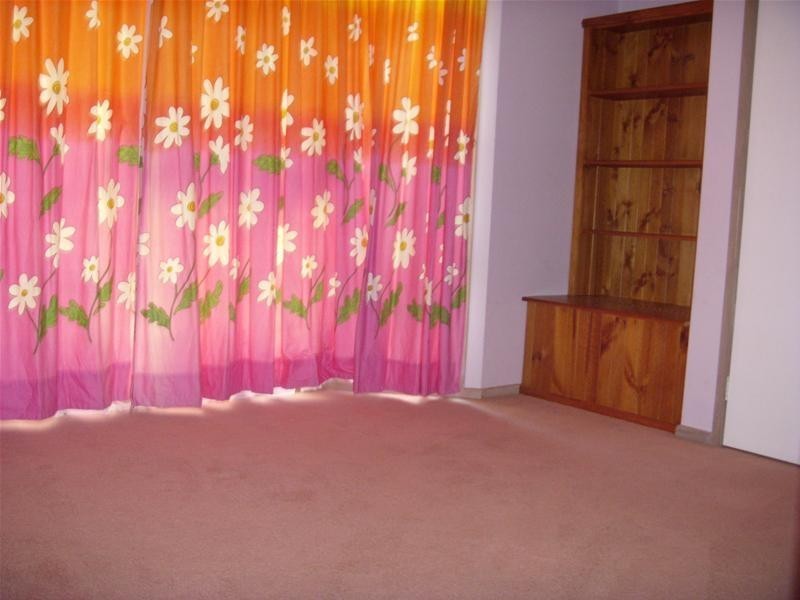 8 Rozzy Parade, Narre Warren VIC 3805