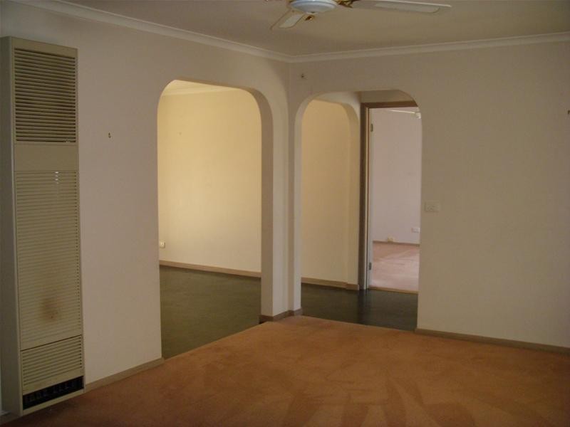 8 Rozzy Parade, Narre Warren VIC 3805