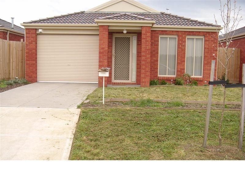 2/2-4 Janna Place, Berwick VIC 3806