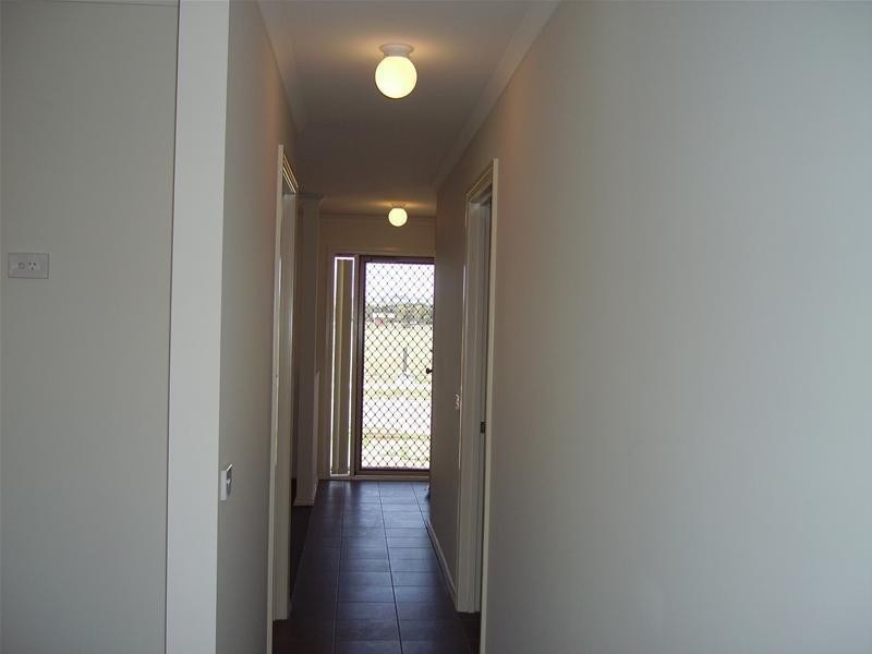 2/2-4 Janna Place, Berwick VIC 3806