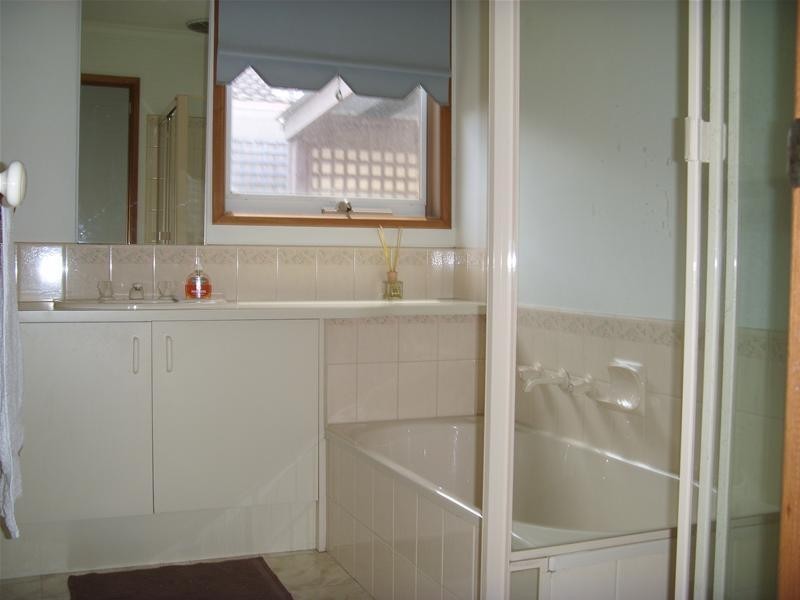 1 Caufield Court, Narre Warren VIC 3805