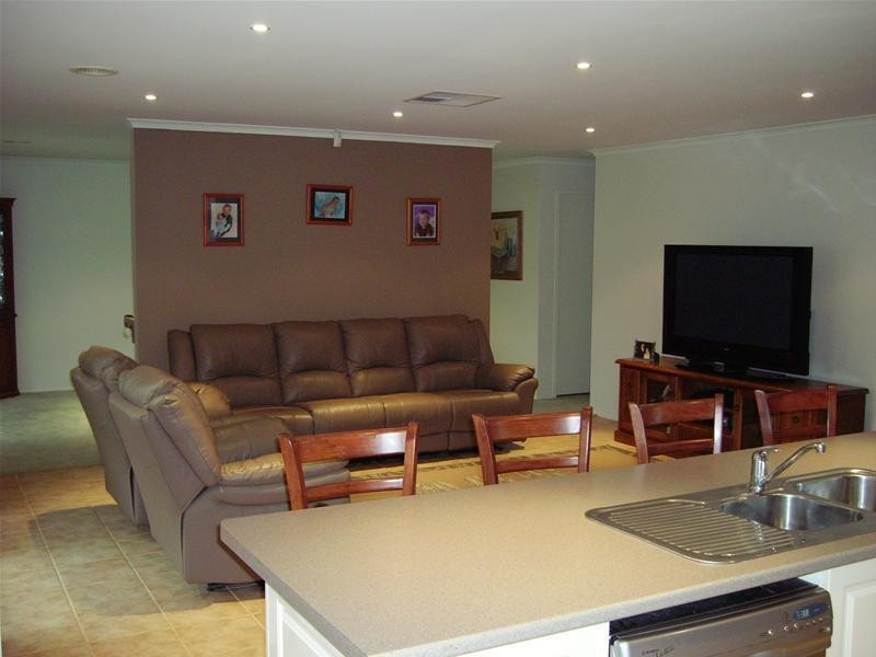 38 Beethoven Drive, Narre Warren South VIC 3805