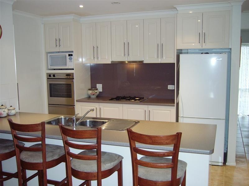 38 Beethoven Drive, Narre Warren South VIC 3805