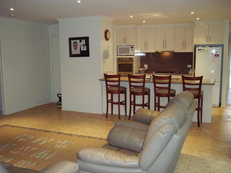 38 Beethoven Drive, Narre Warren South VIC 3805