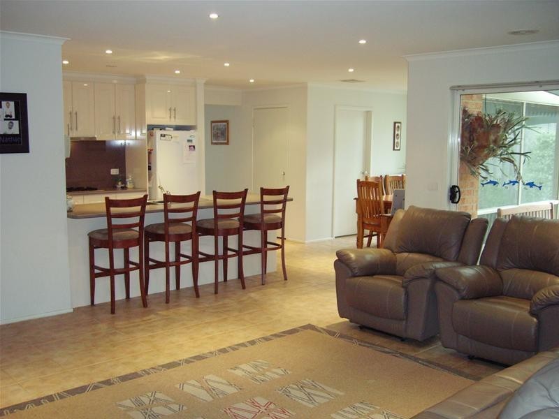 38 Beethoven Drive, Narre Warren South VIC 3805