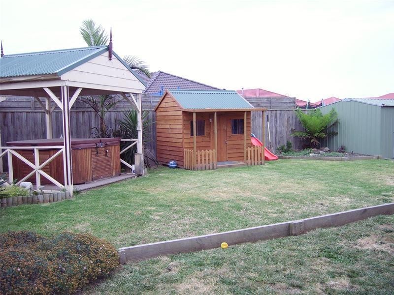 38 Beethoven Drive, Narre Warren South VIC 3805