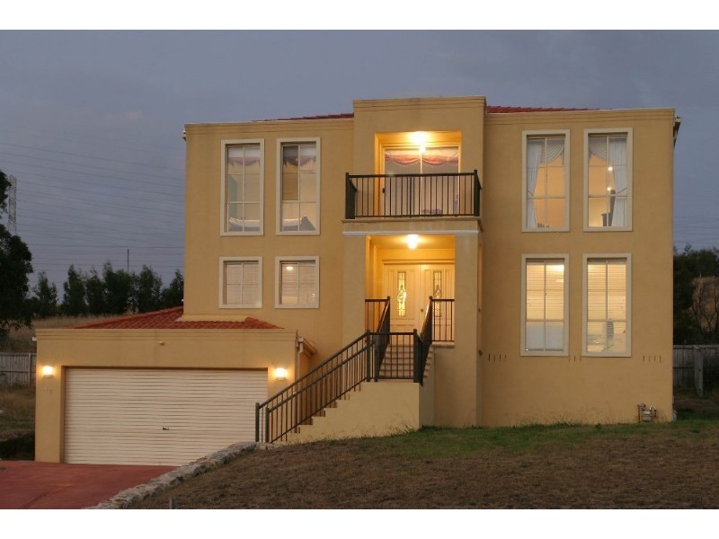 45 Montbrae Circuit, Narre Warren North VIC 3804