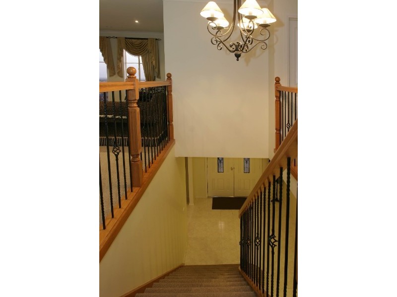 45 Montbrae Circuit, Narre Warren North VIC 3804