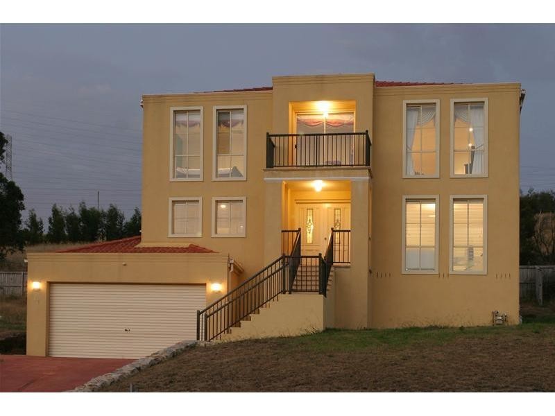45 Montbrae Circuit, Narre Warren North VIC 3804