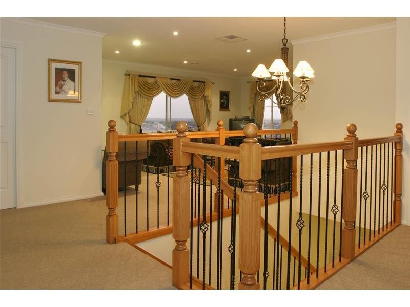 45 Montbrae Circuit, Narre Warren North VIC 3804